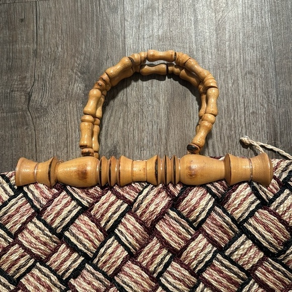 LA REGALE VINTAGE WOVEN CLUTCH - Picture 4 of 8